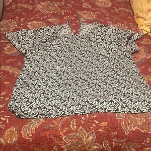 Women's Black and White Leaf Print Top